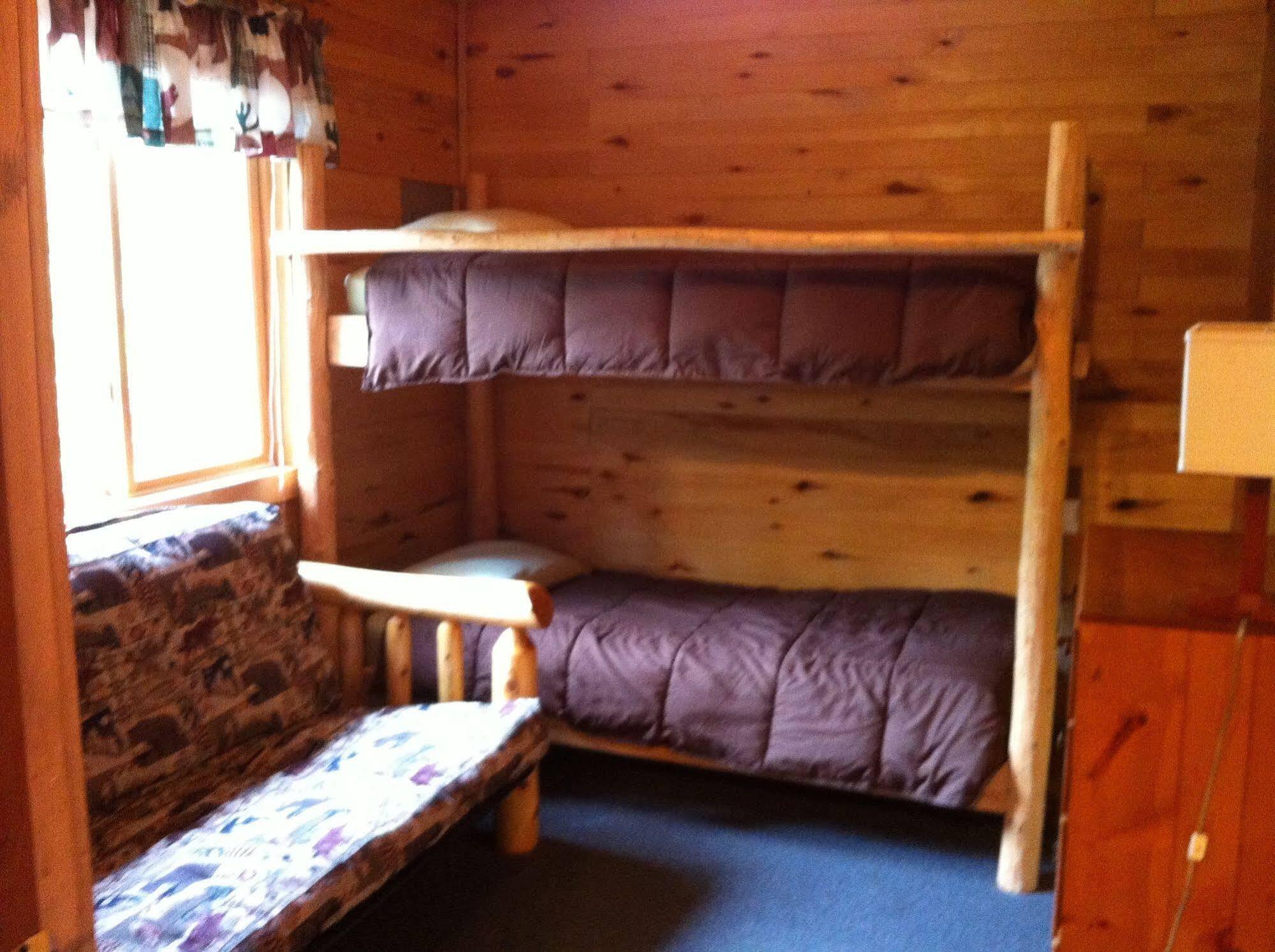 Moose Track Adventures Resort Winton Extérieur photo